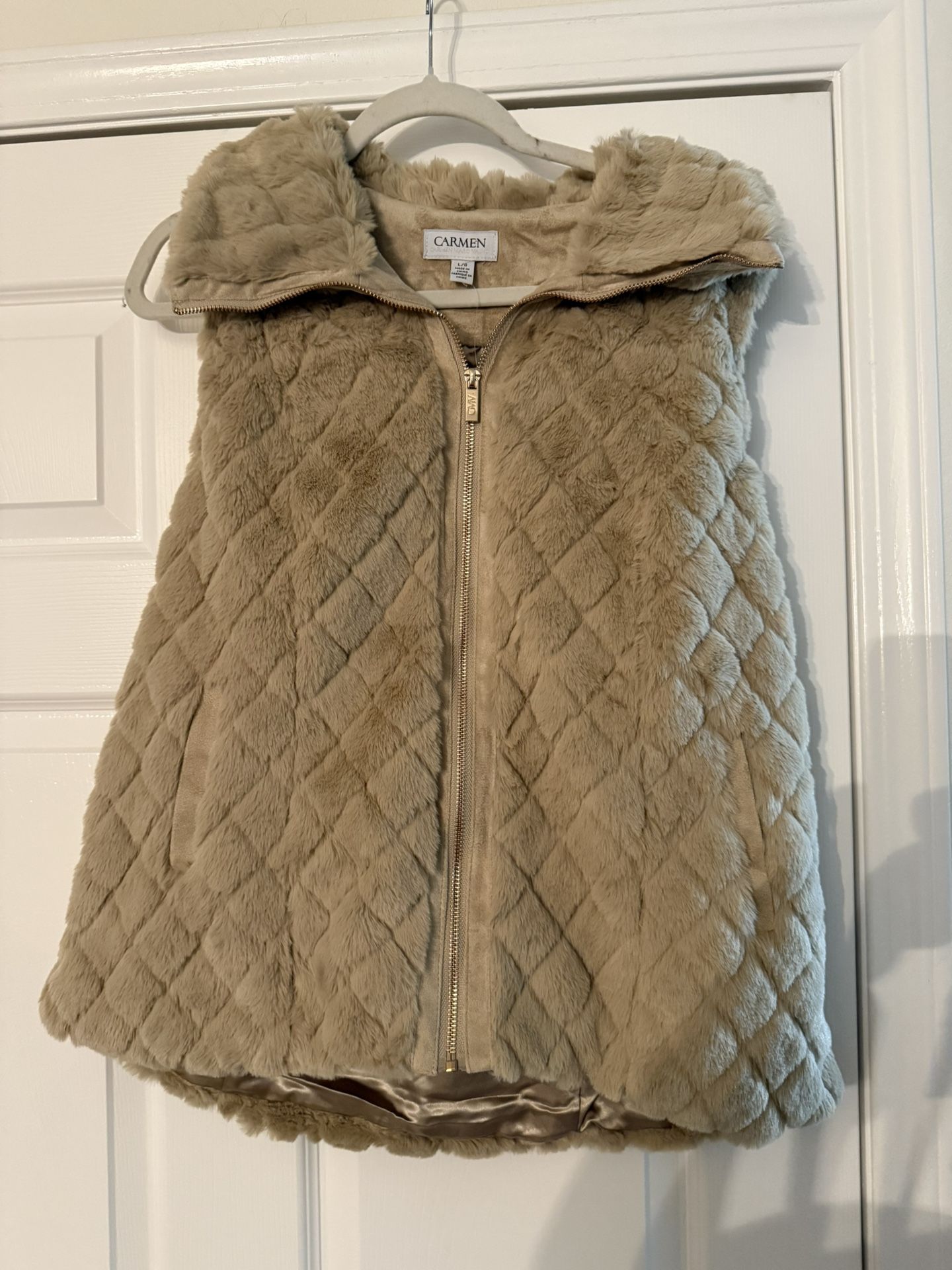 Faux Fur Beige Vest Size Large 