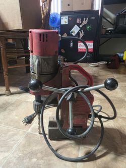 Milwaukee Mag drill