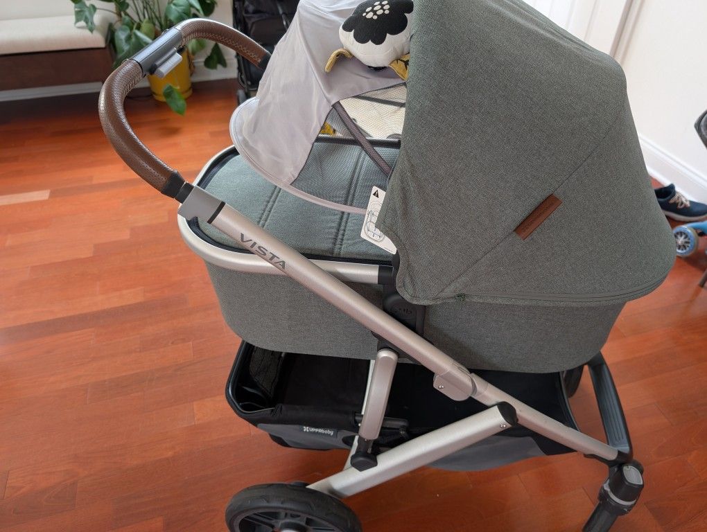 Uppababy Vista V2 Stroller With Bassinet