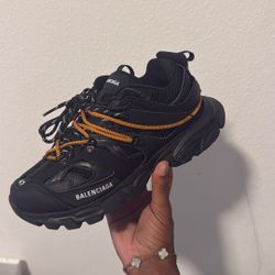 size 42 balenciaga tracks