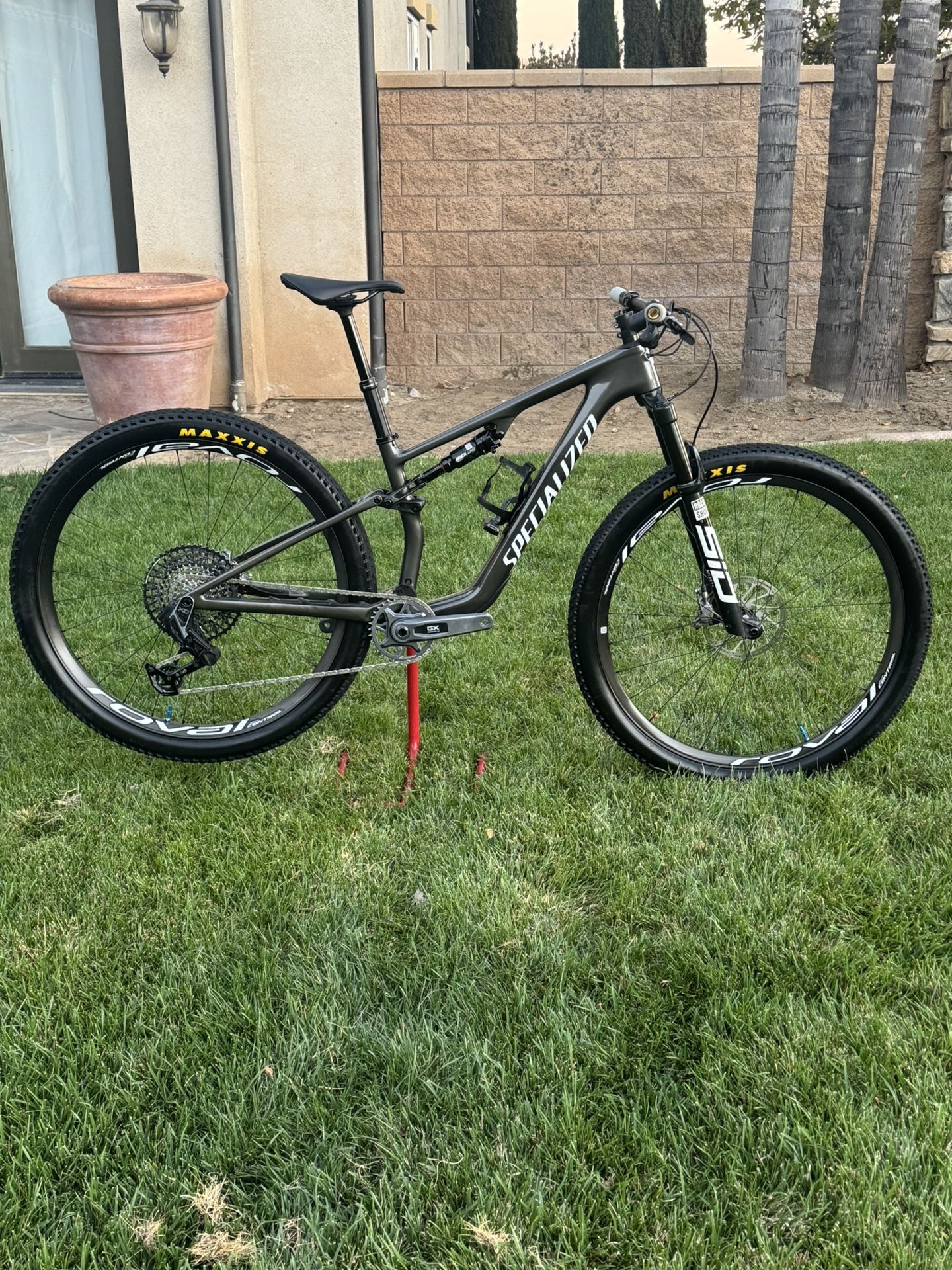Specialized 2025 Epic 8 Expert Size Small