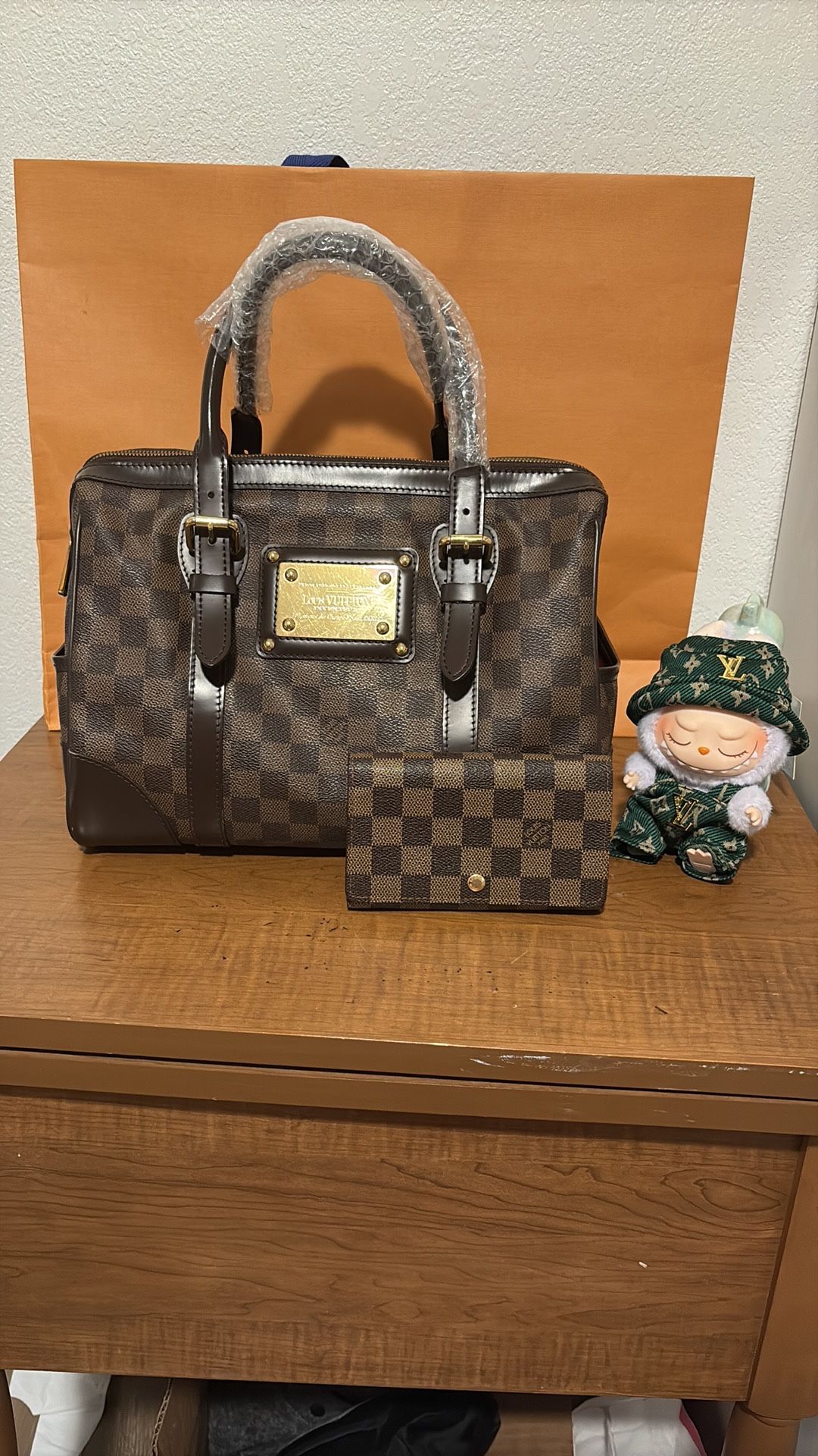 Authentic Louis Vuitton Damier Eben Hand Bag With Wallet