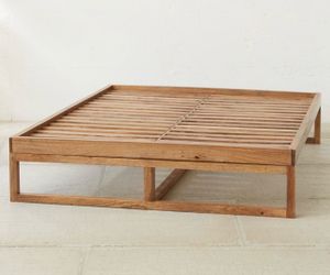 PICKUP IN ECHO PARK - QUEEN SIZE PLATFORM BED - DAMAGED