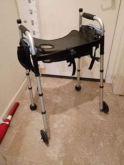 Neurofolding Walker with food tray and pouches Cash only please