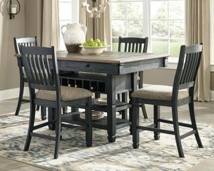Table dinner and  6 chairs