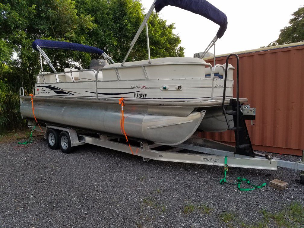 2005 Sun Tracker 25' Party Barge