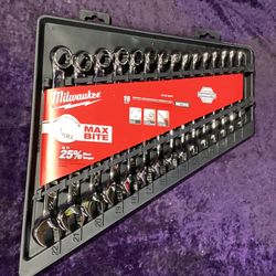 🧰🛠Milwaukee Combination Metric Wrench Mechanics Tool Set (15-Piece)-NEW!-$125!🧰🛠