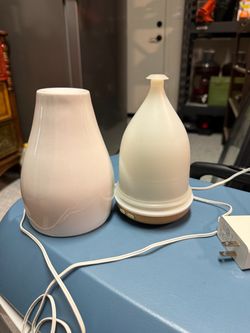 Essential Oil Diffuser with Glass Cover and Power Adapter