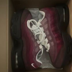 Nike “KITH” Collaboration 