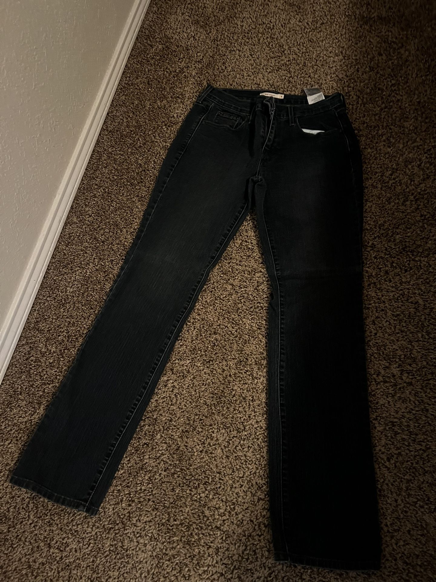 New Levi’s 505 Straight leg ladies jeans size 6