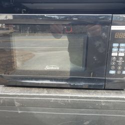 Sunbeam 1100 watt microwave oven

