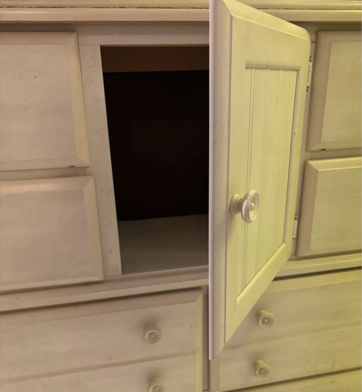 5 PC Bedroom Furniture Set