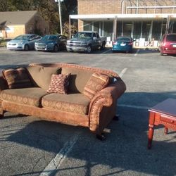 Swave Couch With End Tables And Pillows 
