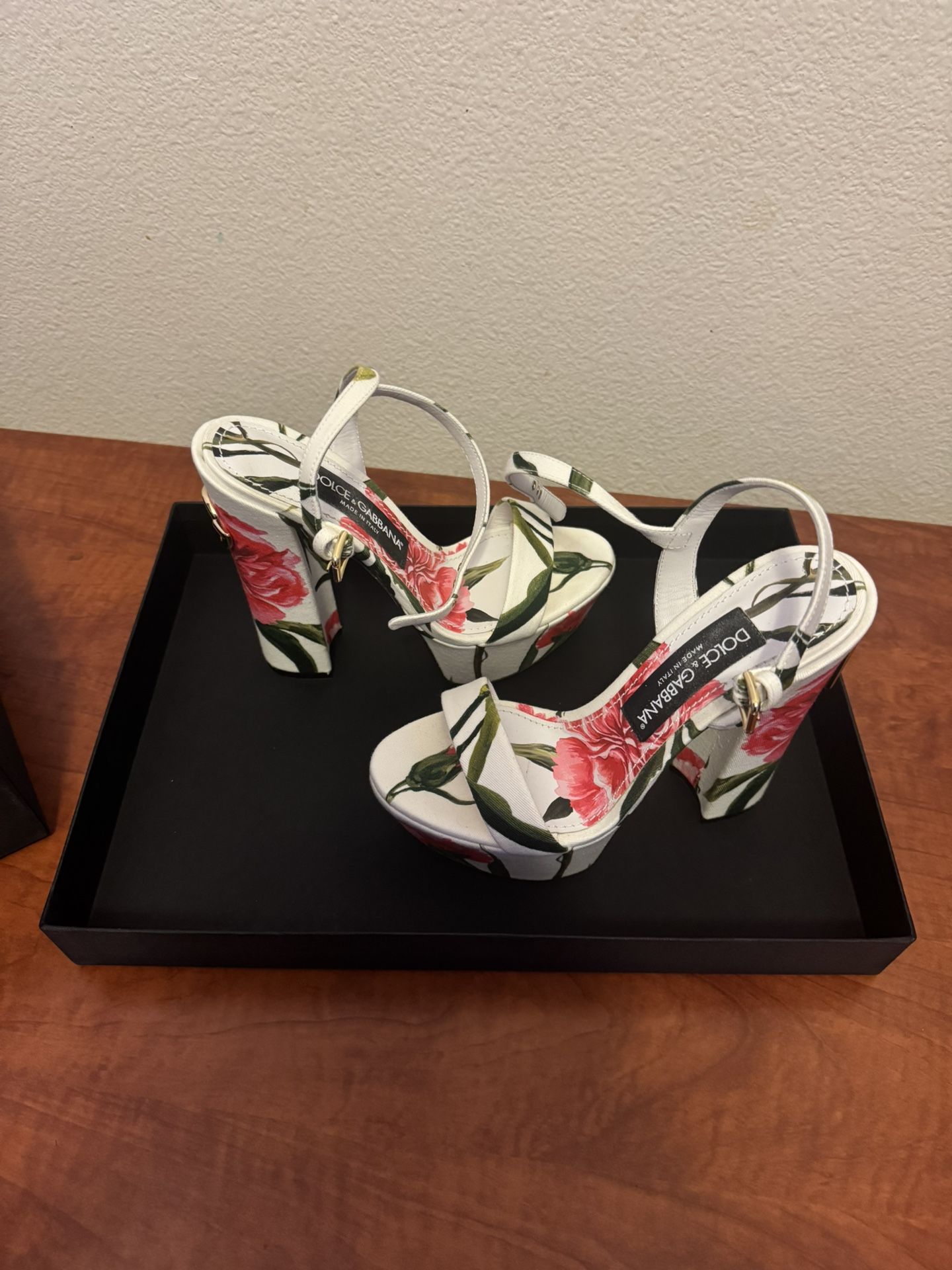 Dolce & Gabbana Heels Size 6 (36)