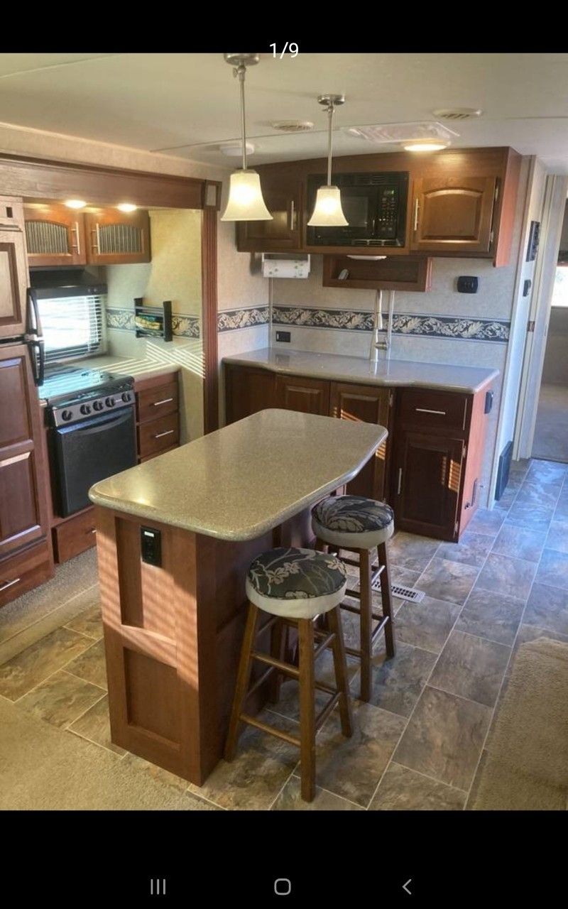 2015 Forest River- Flagstaff Travel trailer