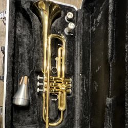 Yamaha YTR2330 Bb Trumpet Lacquered Brass with Case, Mouthpiece, Mute