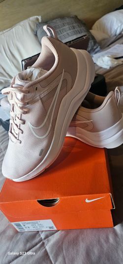Womns Nike brand new size 9
