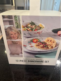 New - Martha Stewart Dinnerware Set 12 pieces