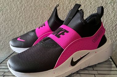 Nike Slip-On Sneakers Black and Pink