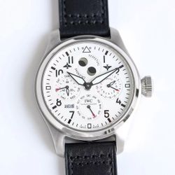 A classic versatile men's mechanical watch