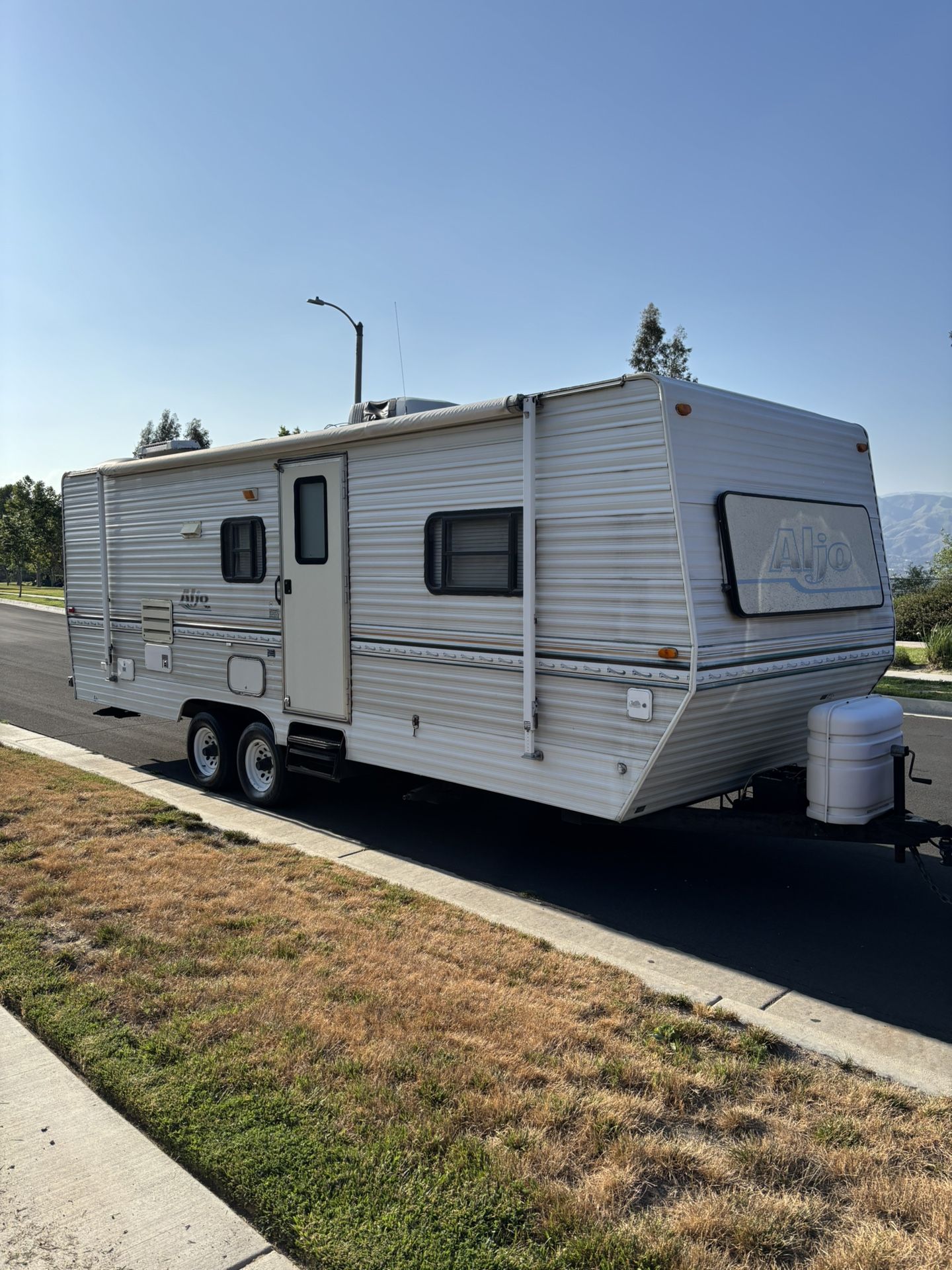 1998 Aljo Travel Trailer 26 Foot
