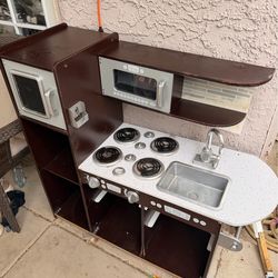 Play kitchen
