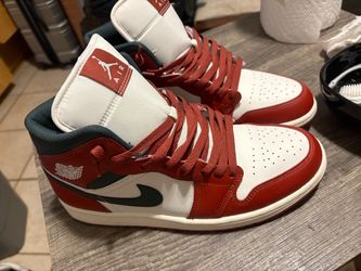 Air Jordan’s Men Red Green &White  size 10.5