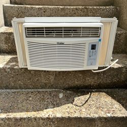 Haier 6000 BTU window air conditioner-Working