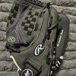 Rawlings Storm Softball Glove