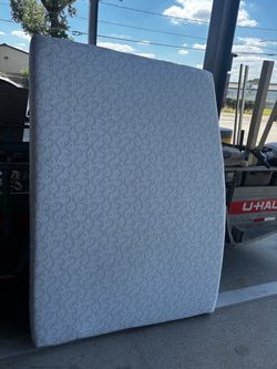 Full size mattress