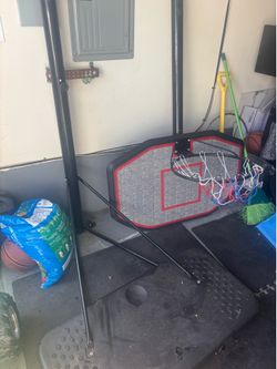 Basketball hoop