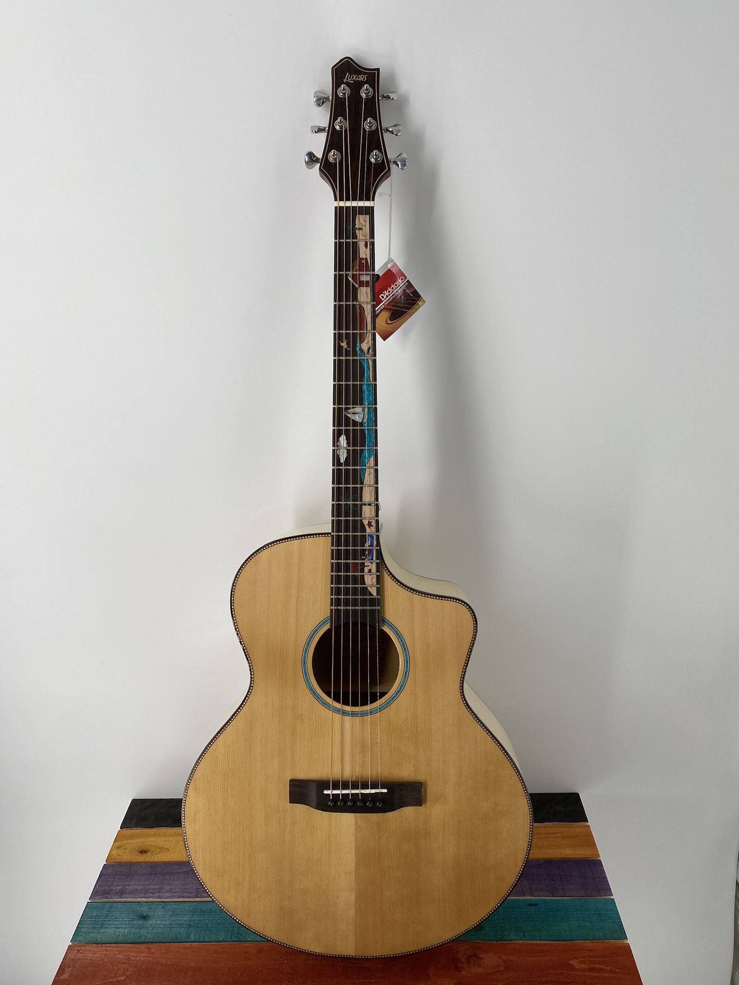 Acoustic Guitar Luxars LX-R6 Acoustic Guitar Cutaway Solid Top Mural Inlay High Quality Killer Price Free Deluxe Gigbag