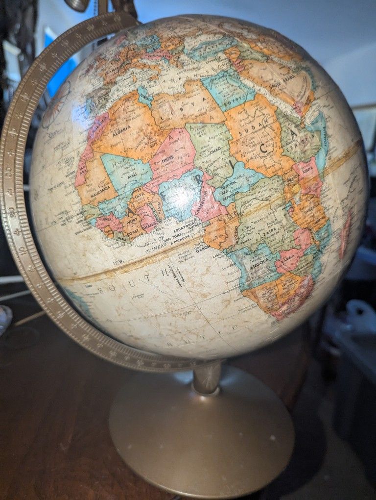 Globe From The '80s World Classic Series 12-in Diameter
