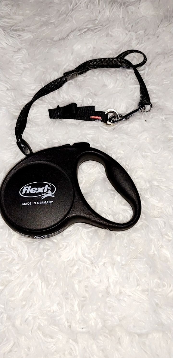 Flexi Retractable Leash New!