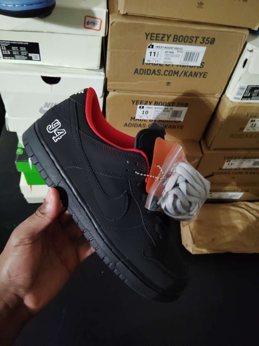 Supreme 94 Dunks Black