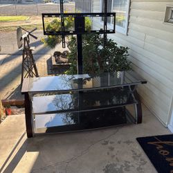 Tv Mounted entertainment Center 