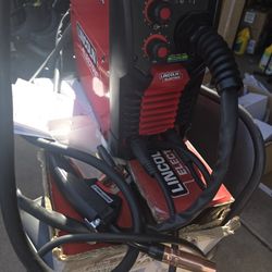 90i Mig Lincoln  Welder New 
