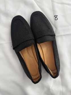 Women’s shoes size 8