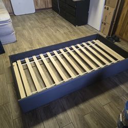 Full size trundle bed