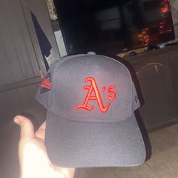 NEW SNAPBACK OAKLAND