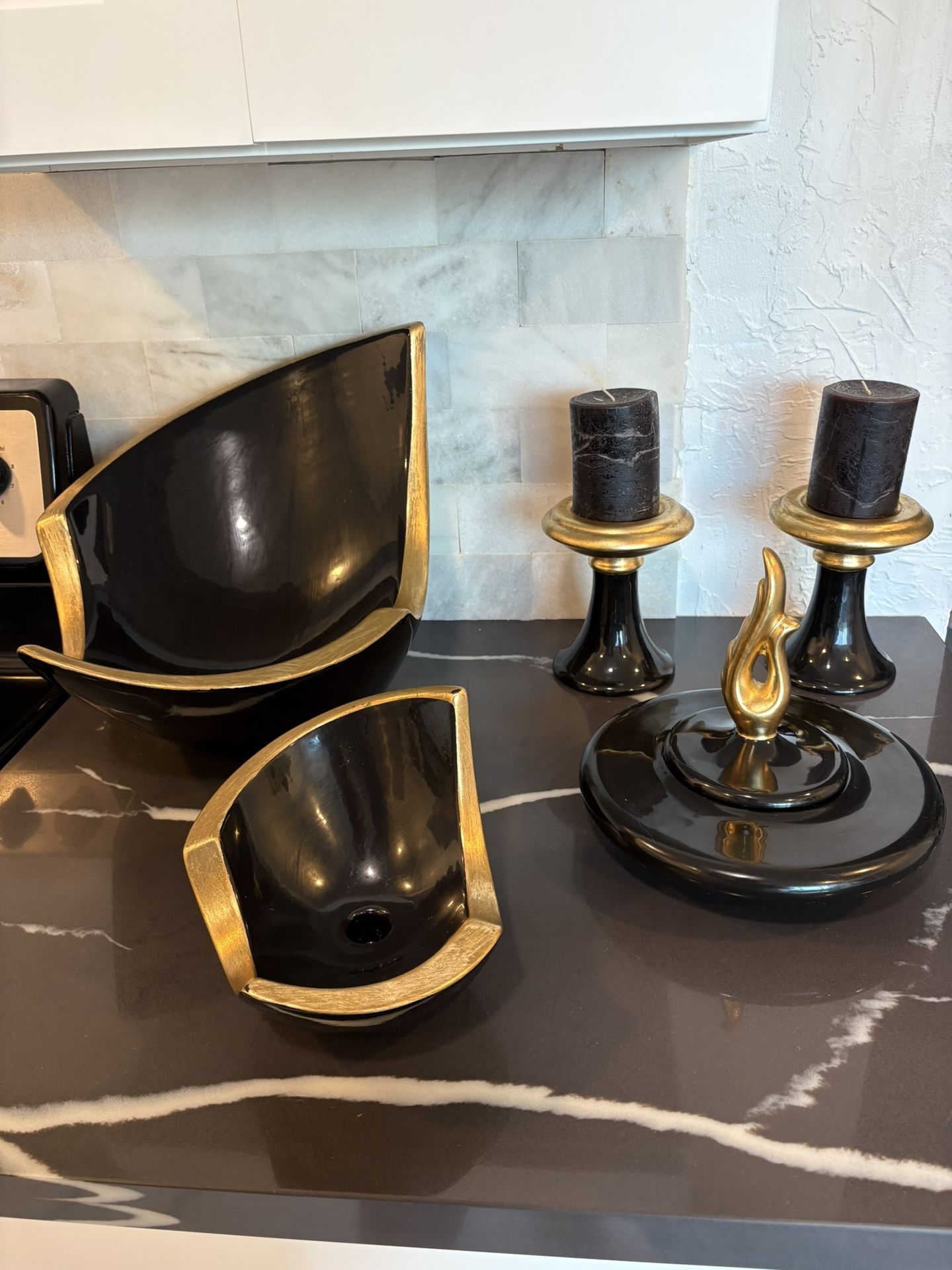 Jaru Postmodern Black and Gold Pottery