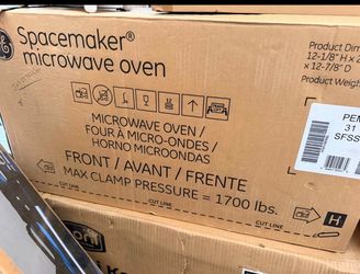 GE Spacemaker Microwave Oven