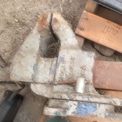 Bench Vise Huge Vise 4.5 Jaw