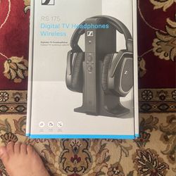 RS 175 Digital TV Headphones Wireless