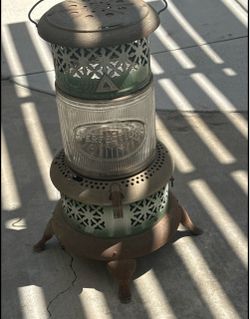 Antique c. 1925–1930 Perfection Model 1690 Firelight Kerosene Oil Heater with Original Glass Globe