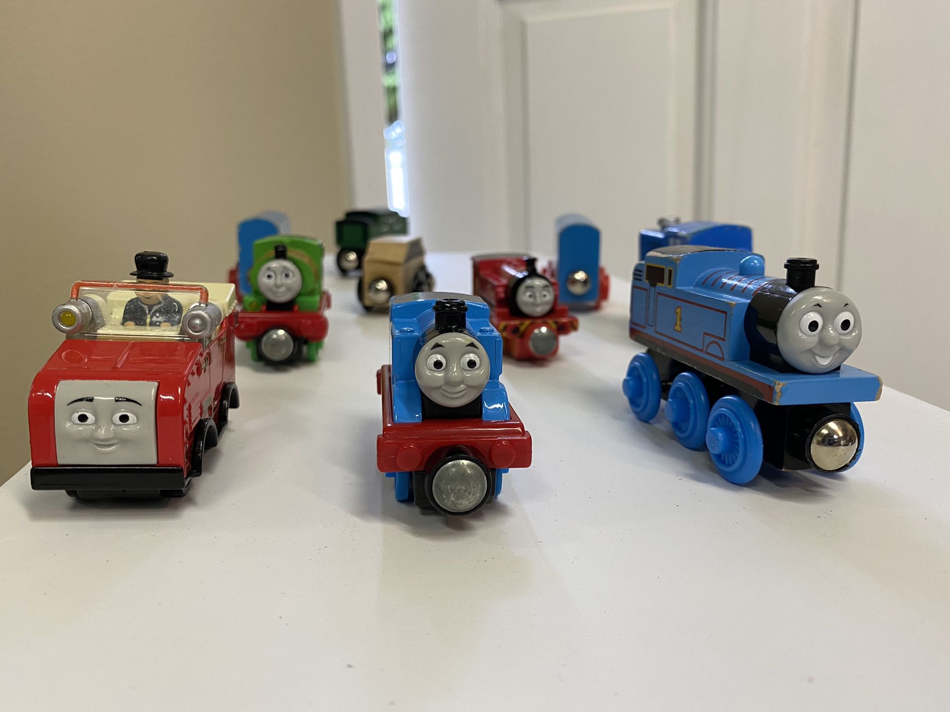 Kids Toys: Thomas and Friends Train Engines 12 Pieces