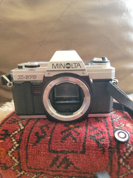 Attention photographers!- Minolta X-370 35mm SLR Film~