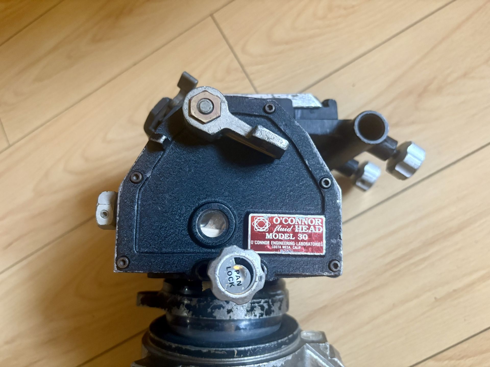 O’Connor Fluid Head Model 30 + Sticks