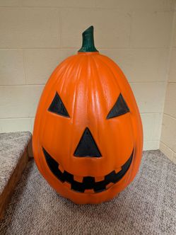 Large Vtg Halloween Jack-O-Lantern Blow Mold Decoration