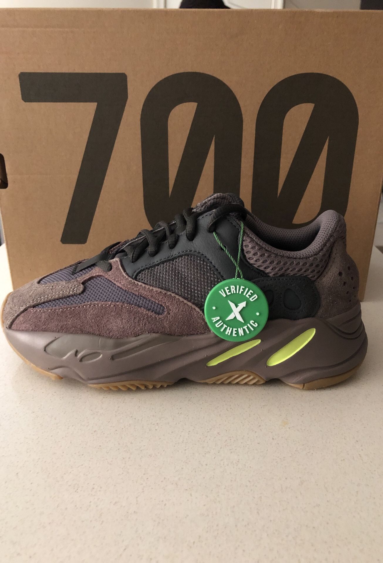 YEEZY BOOST 700